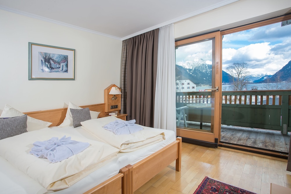 Deluxe Double Room, Lake View photo 1