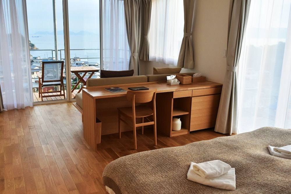 Deluxe Corner Room, Sea View, with Terrace, Non Smoking