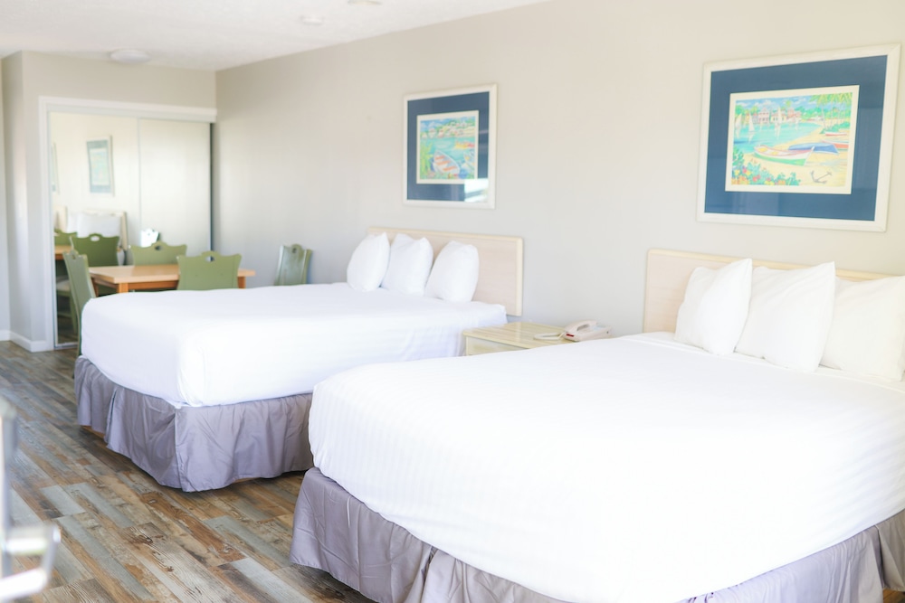 Studio Suite, 2 Queen Beds, Kitchen, Courtyard View