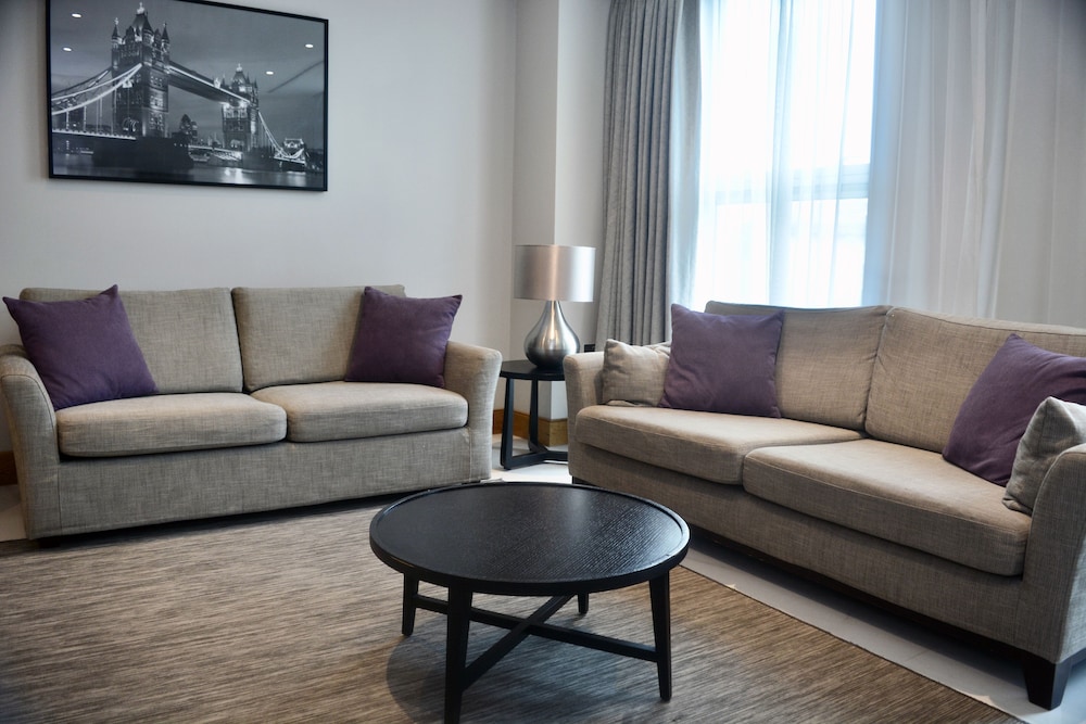 Luxury Apartment, 2 Bedrooms, Accessible photo 2