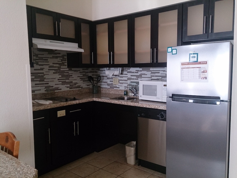 Studio Suite, 1 Queen Bed, Accessible, Kitchen (Accessible Tub) - Photo 1