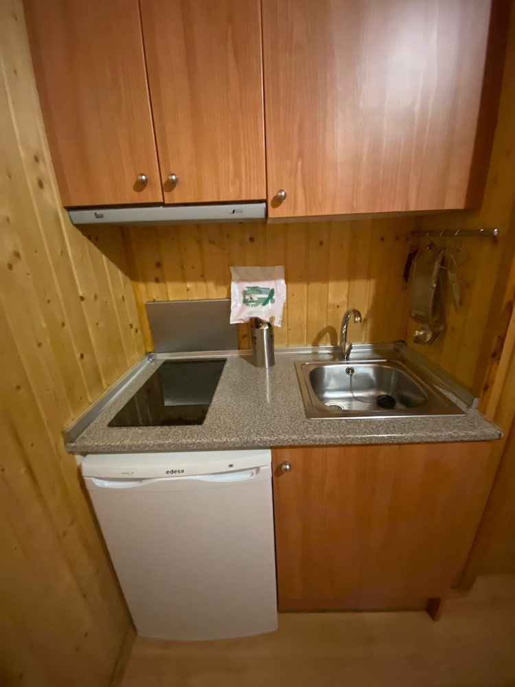 Standard Double Room, 1 Bedroom (2 pax) photo 3