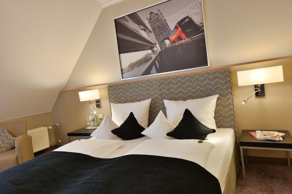 Premium Double Room, 1 King Bed, Balcony