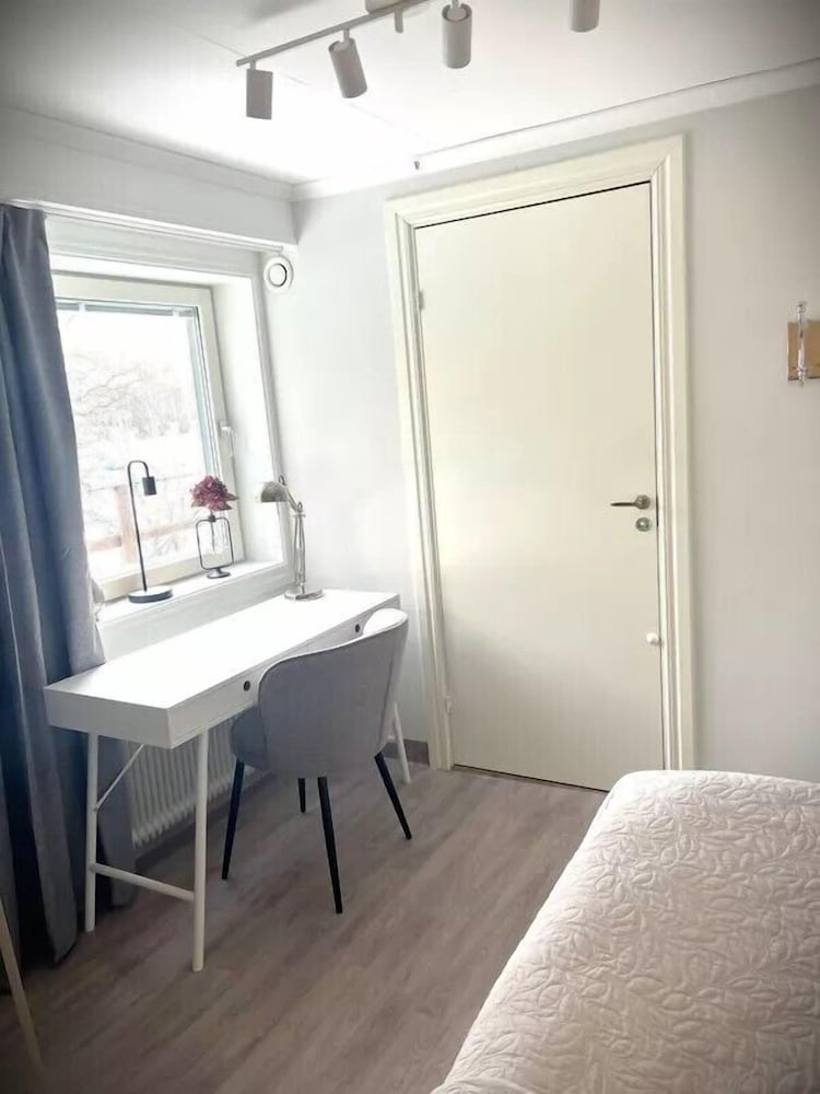 Deluxe Single Room, Patio, Lake View photo 2