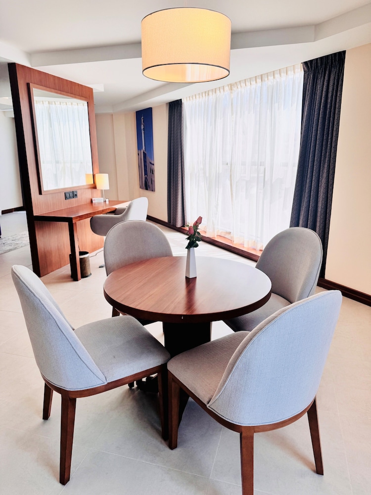 Junior Suite, 1 King Bed - Photo 18