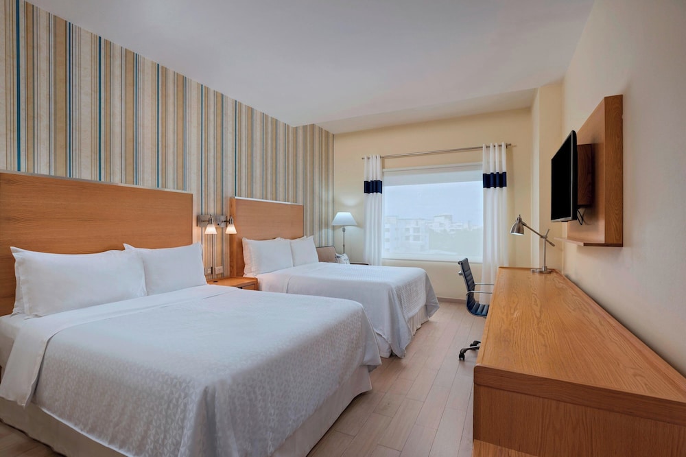 Deluxe Room, 2 Queen Beds, City View