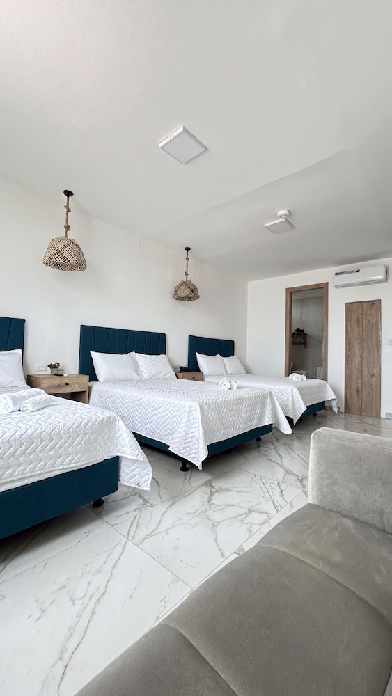 Standard Triple Room photo 2