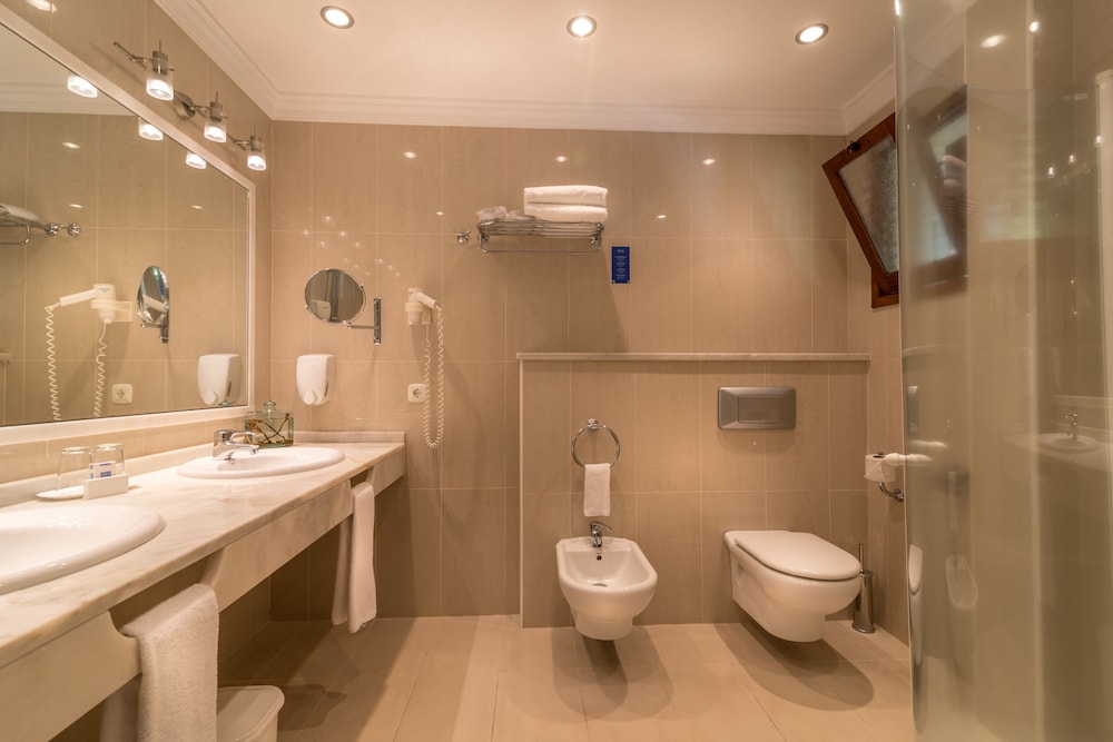 Suite - Photo 2