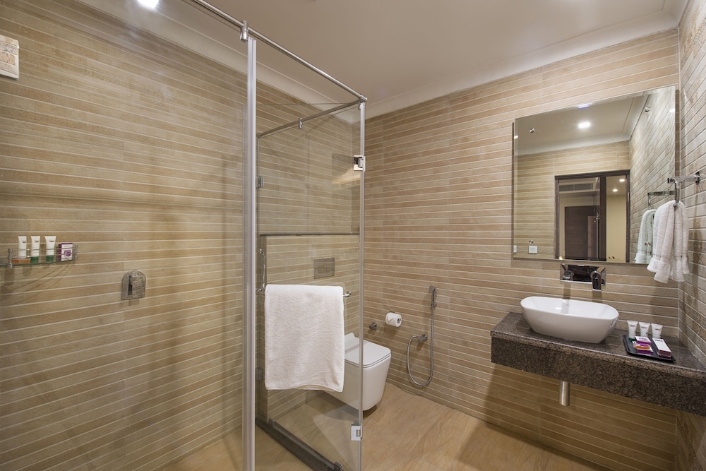 Suite, 1 Double Bed photo 2
