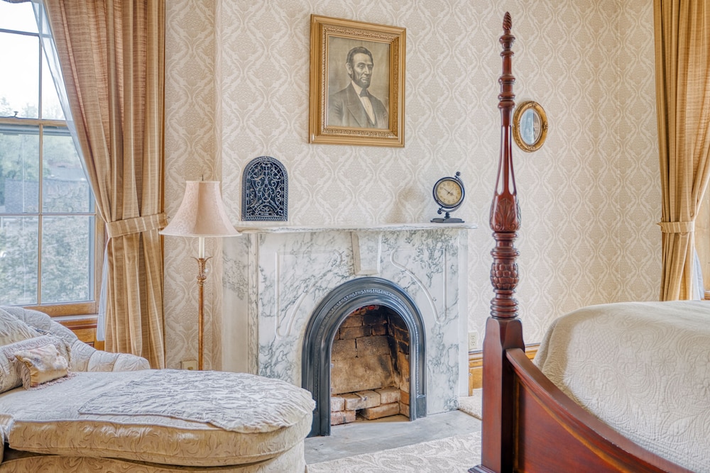 Lincoln Room photo 3