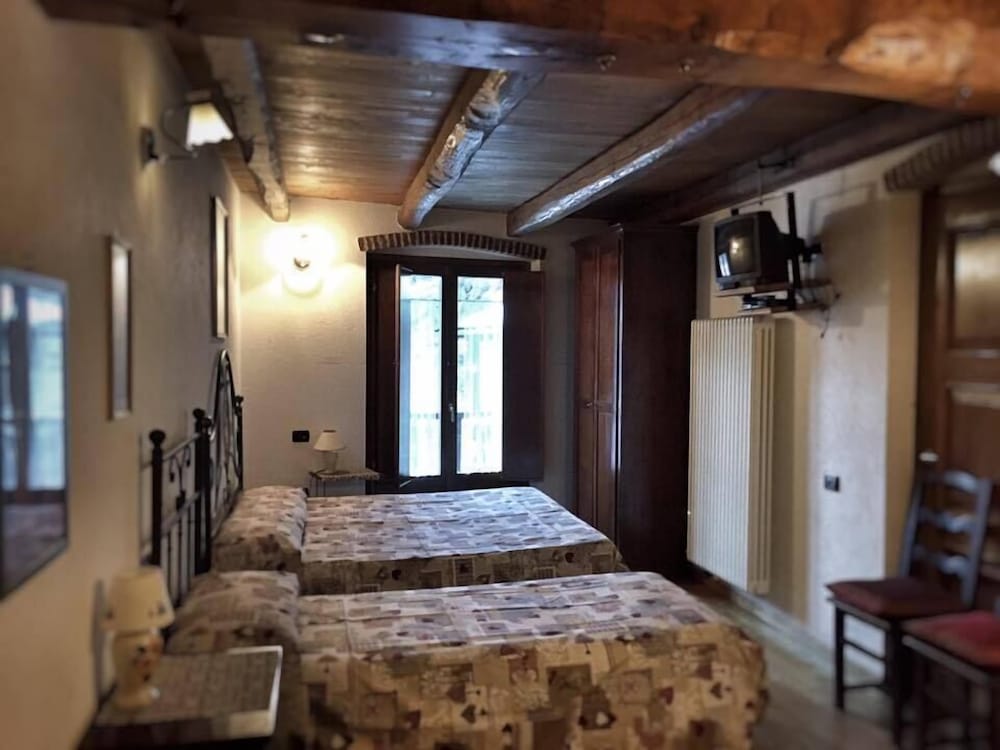 Basic Triple Room
