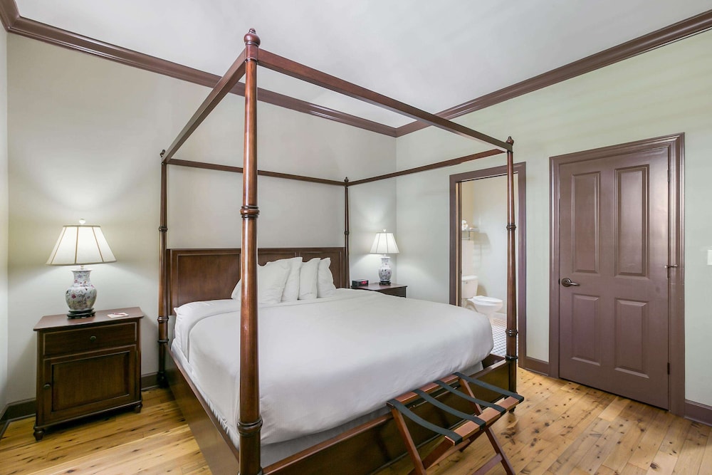 Standard Room, Multiple Beds, Non Smoking photo 1