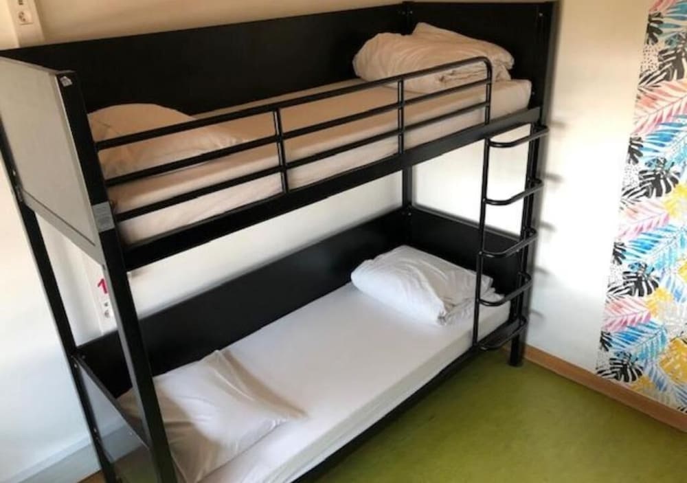 Bed in 2-Bed Female Dormitory - Shared bathroom photo 2