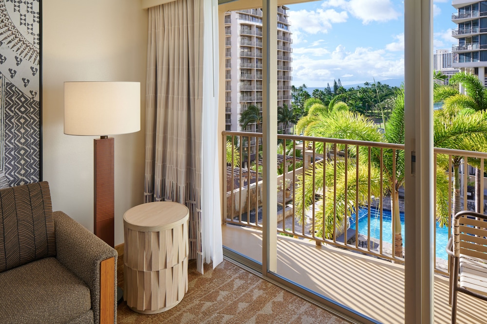 Suite, 1 Bedroom, Balcony, Pool View - Photo 11