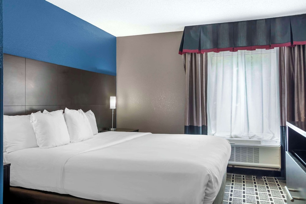 Business Room, 1 King Bed with Sofa bed, Non Smoking - Photo 4