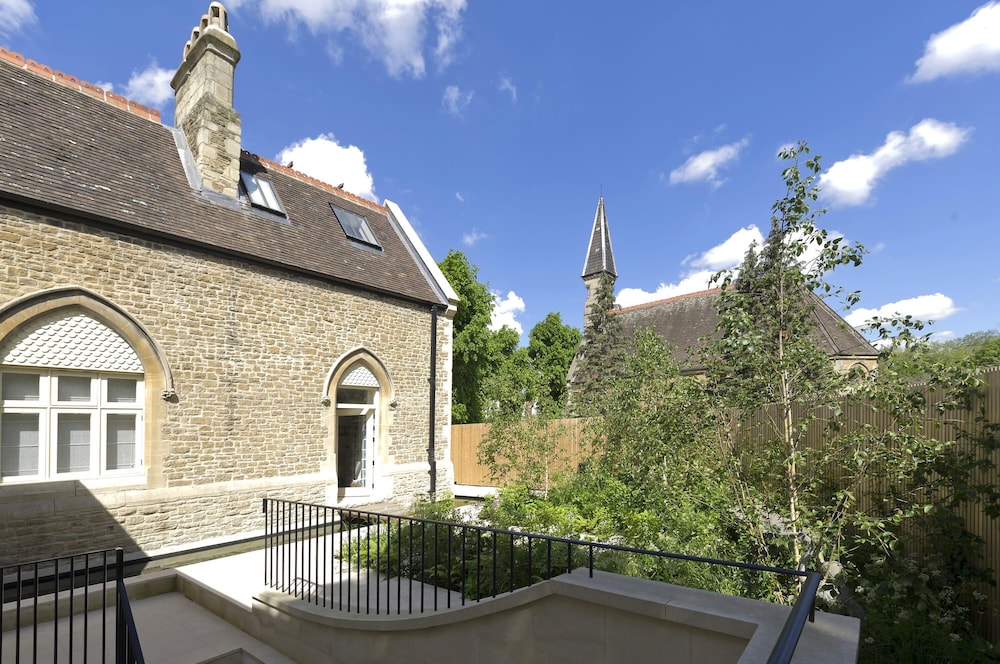 Stunning 5 bed Fulham Home w Indoor Pool Sauna and Private Garden, Photo 55