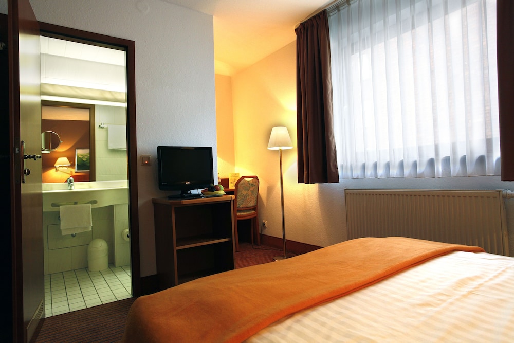Standard Double Room - Photo 5