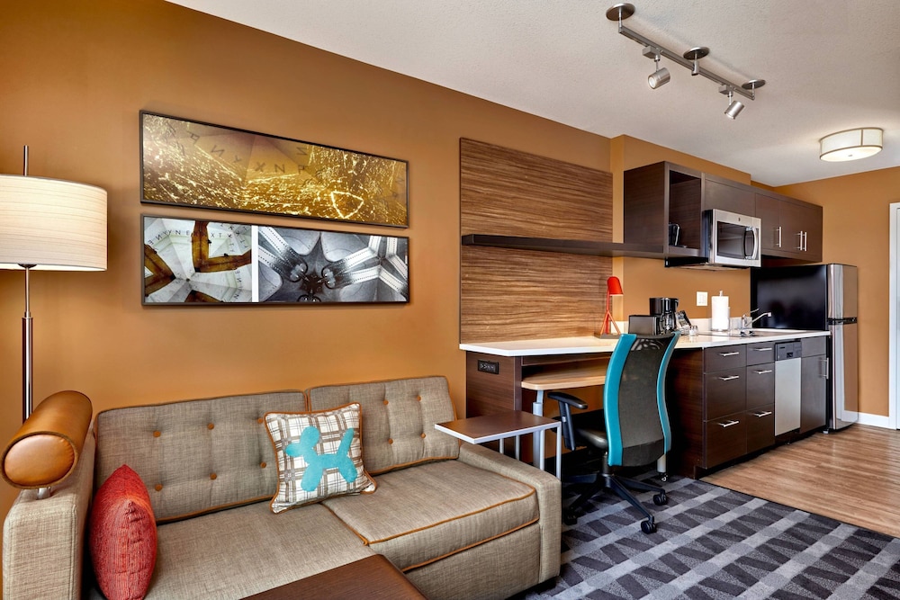 Signature Studio, 2 Queen Beds - Photo 2