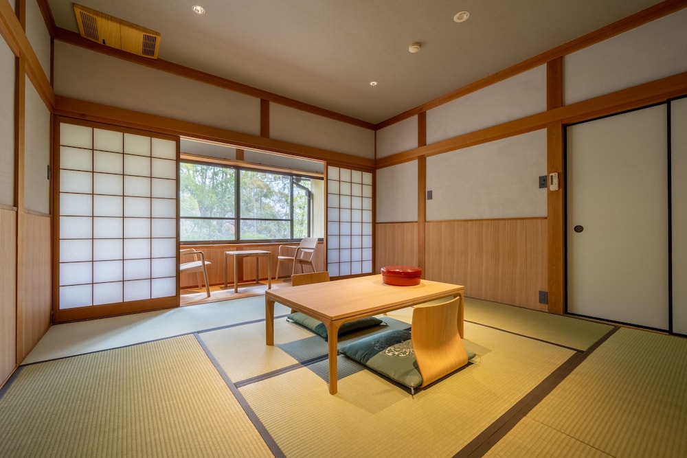 Superior Room with Working area, Non Smoking photo 3