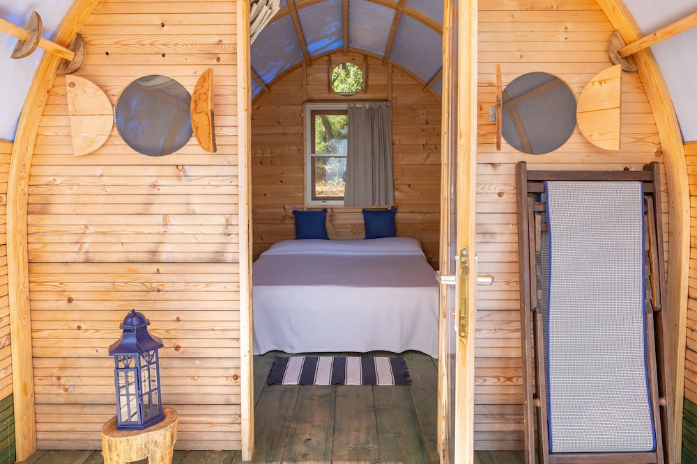 Economy Tent, Shared Bathroom photo 2