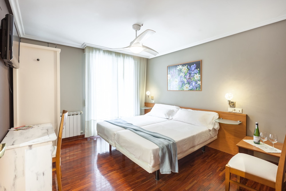 Room photo 2