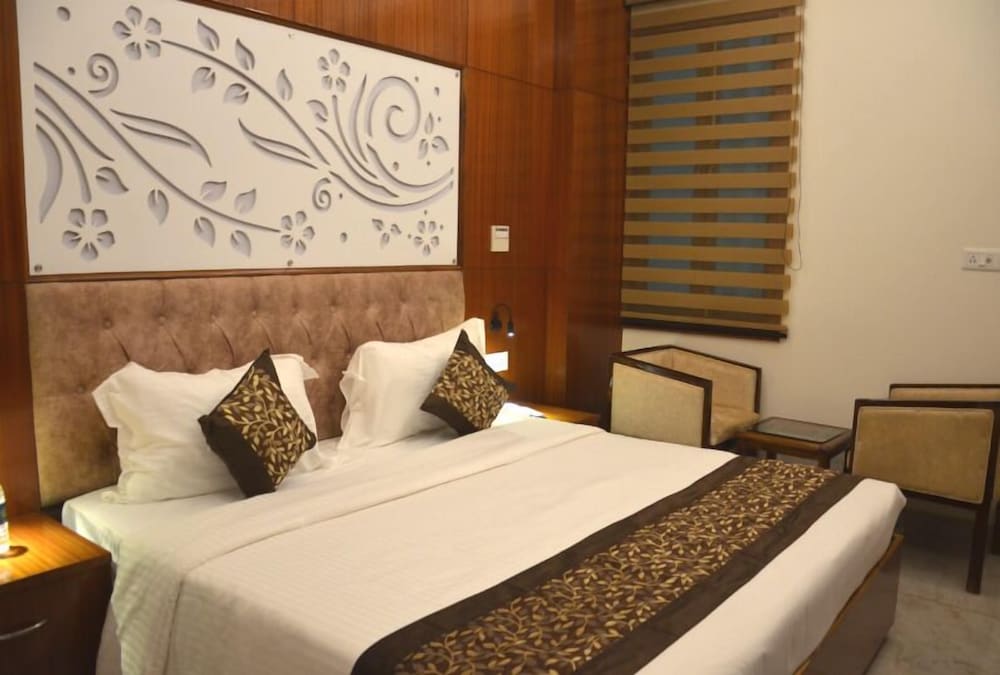 Deluxe Room - Photo 3