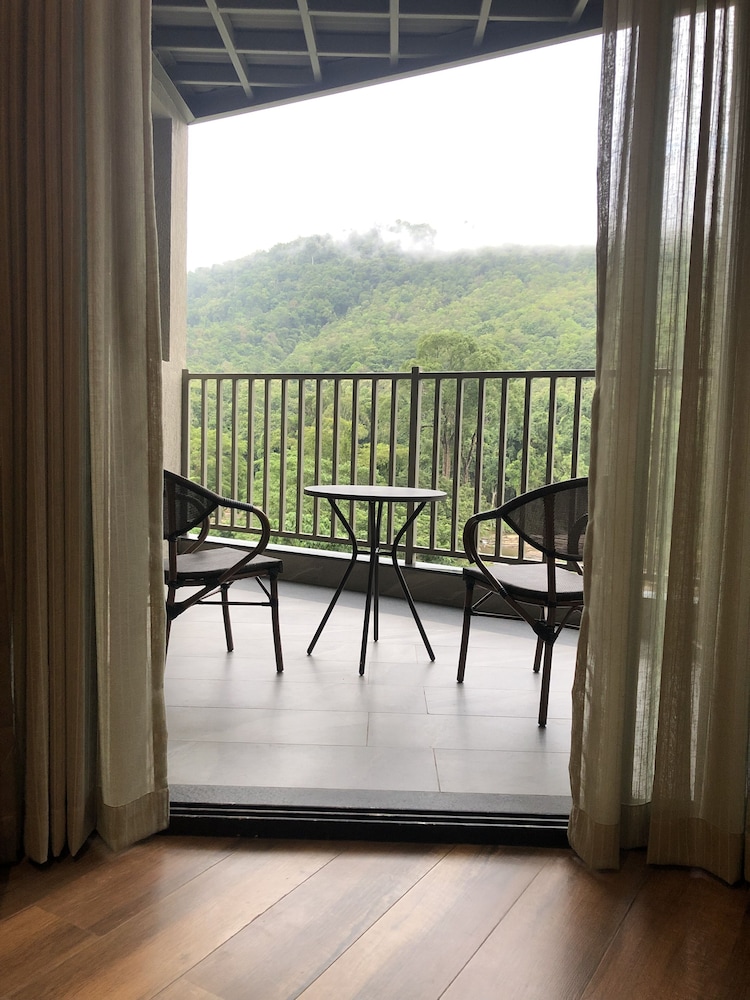 Deluxe Room - Photo 5
