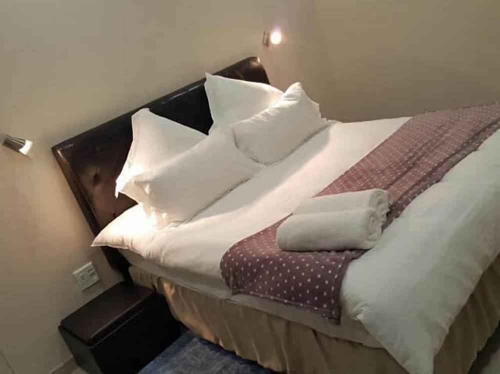Single Bedroom photo 1