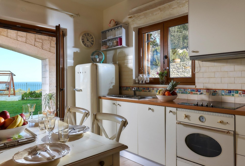 Villa photo 3