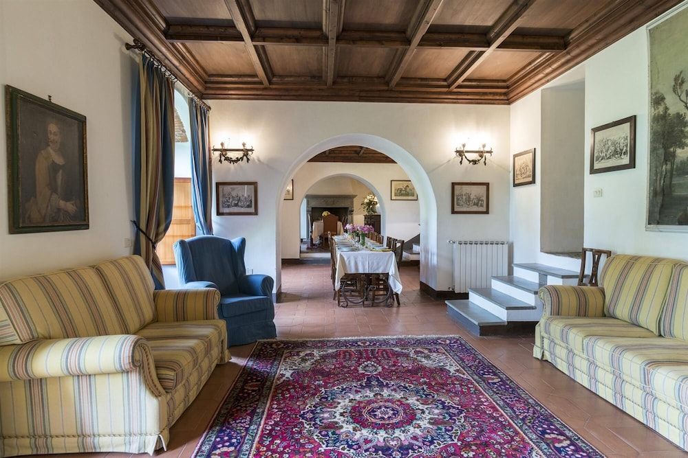 Villa photo 3