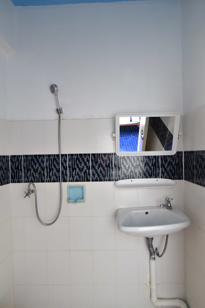 Standard Double Air-Con Room photo 3