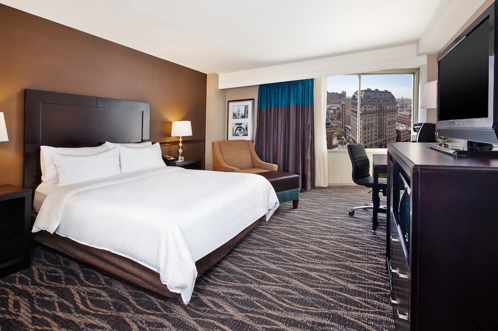 Standard Room, 1 Queen Bed, Accessible (Accessible Tub) - Photo 4