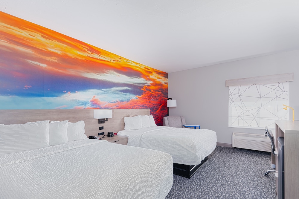 Room, 2 Queen Beds, Non Smoking - Photo 2