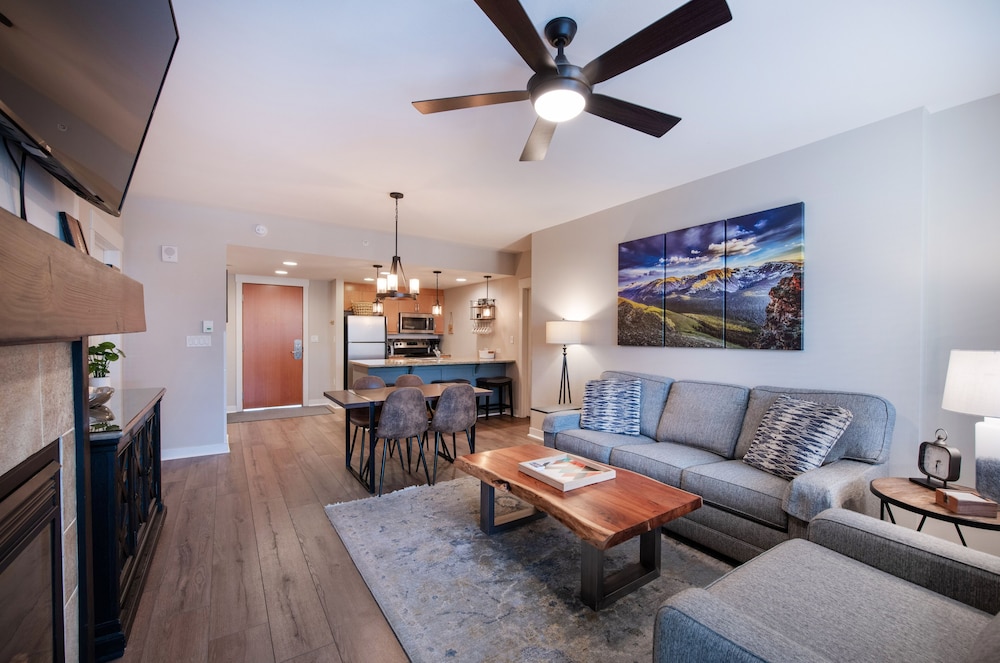 Condo, 2 Bedrooms
