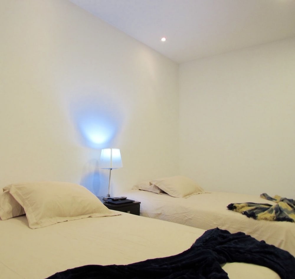 City Studio Suite, 2 Double Beds, Smoking, City View
