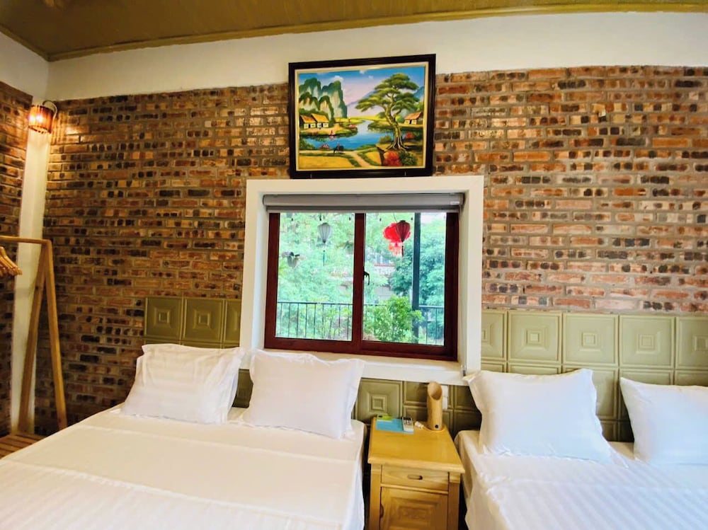 Deluxe Room 203, Garden and City View photo 2