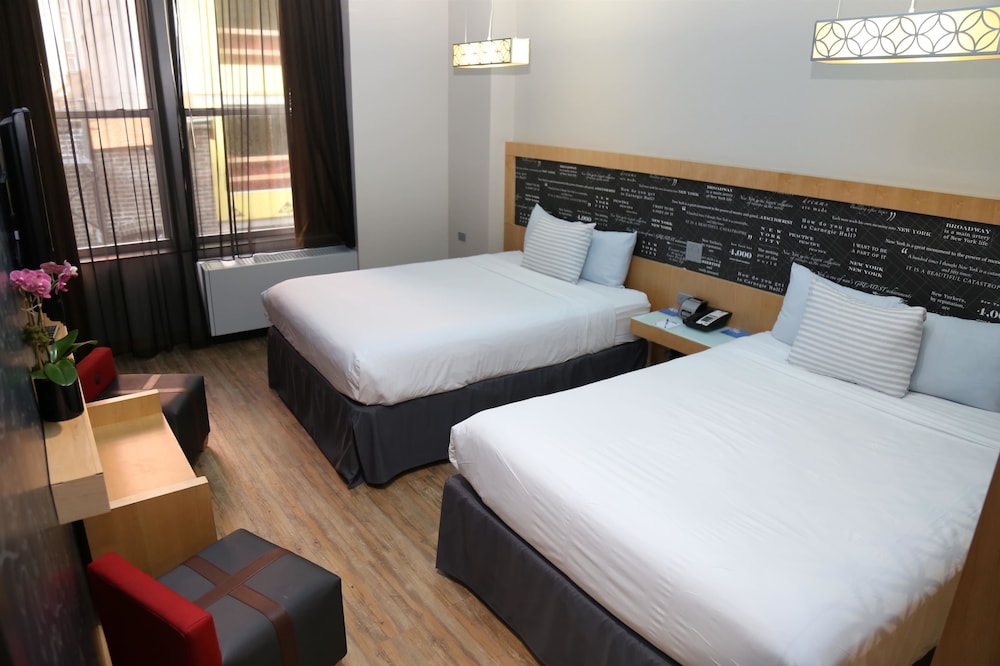 Double Room, 2 Queen Beds, Accessible (TRYP) thumbnail 5