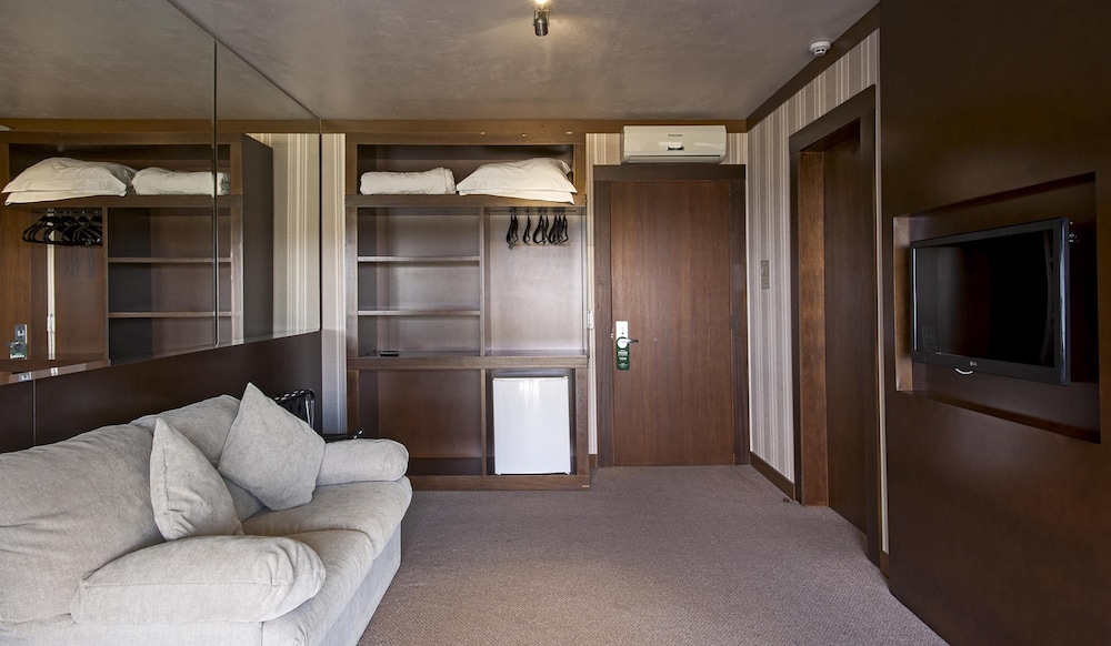 Superior Suite, Valley View