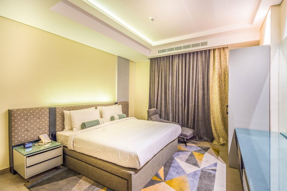 Standard King Room photo 2