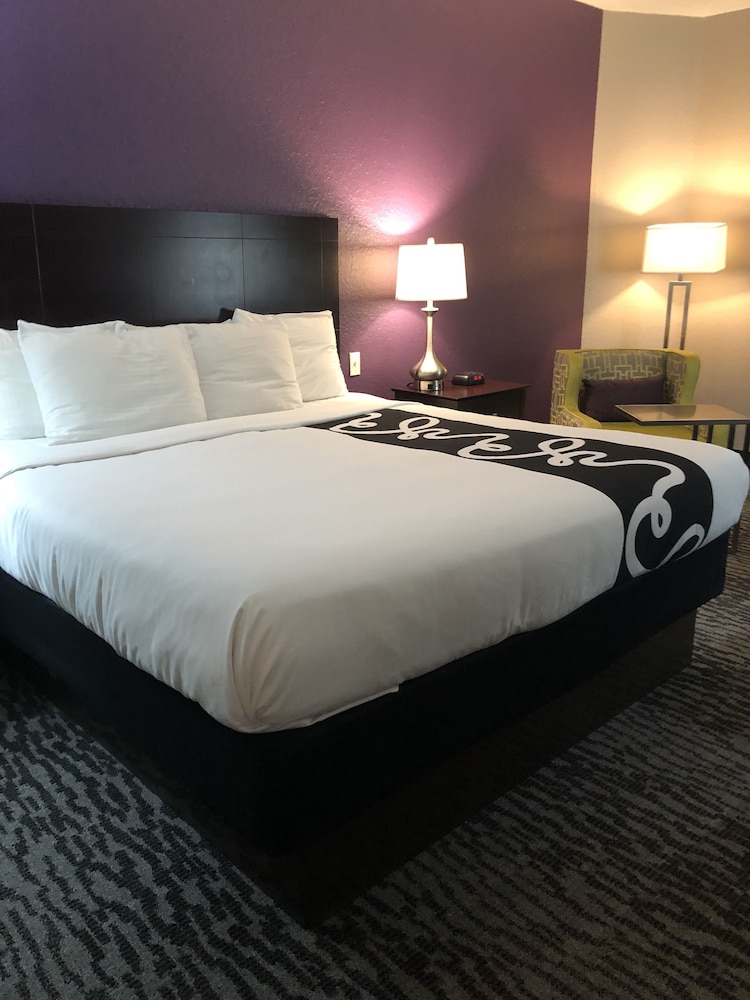 Room, 1 King Bed, Non Smoking - Photo 1