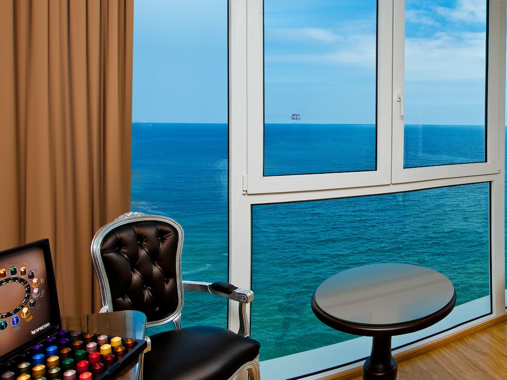 Junior Suite, Sea View (2 Adults + 1 Child)