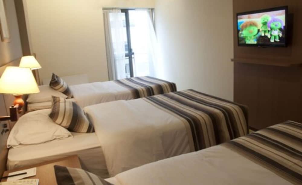 Suite, 3 Twin Beds - Photo 3
