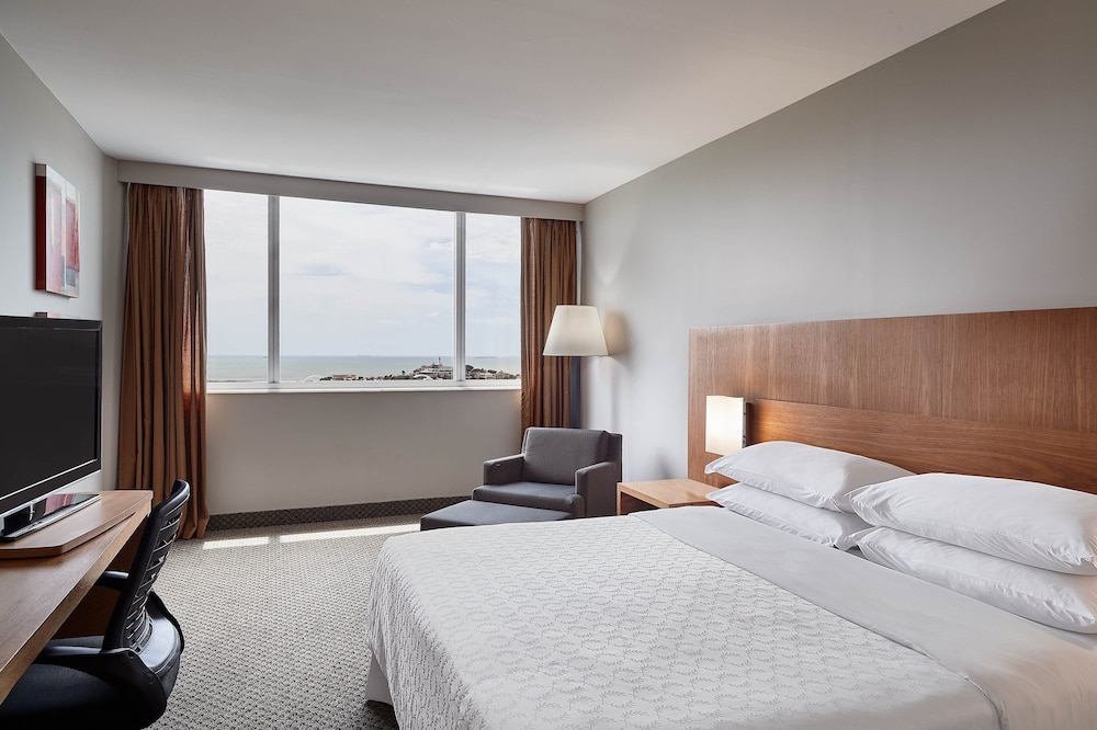 Executive Room, 1 King Bed, Ocean View (Club Level) - Photo 4