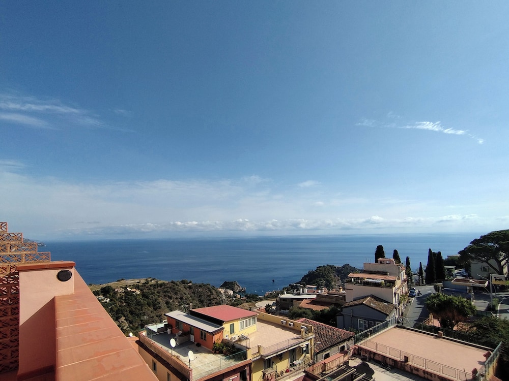 Panoramic Room - Photo 3