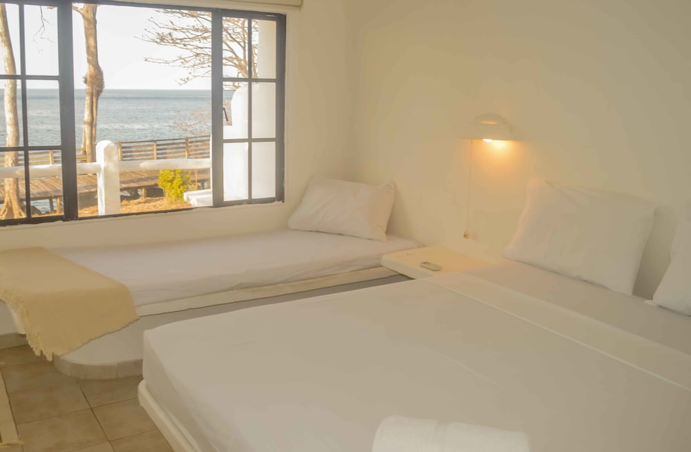 Triple Room, Non Smoking, Ocean View photo 3