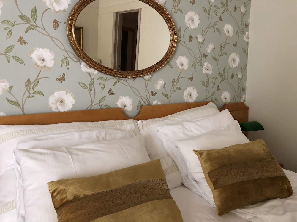 Exclusive Quadruple Room photo 2