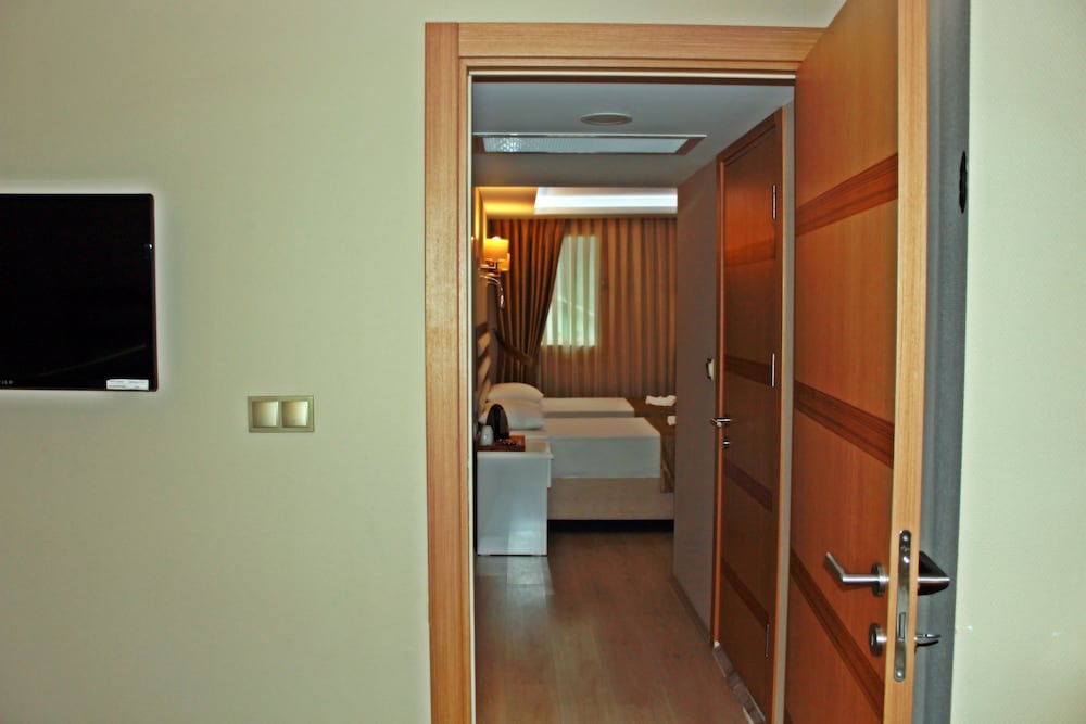 Suite, 2 Bedrooms photo 2