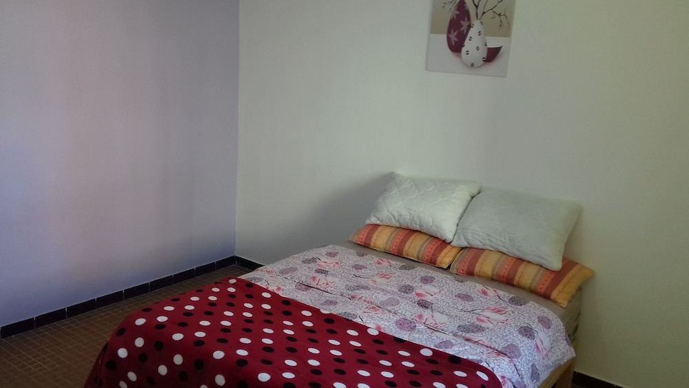 Family Apartment, 3 Bedrooms, Mountain View photo 3