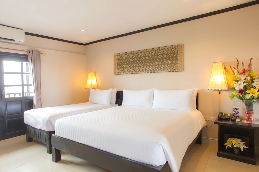 Superior Room, Multiple Beds, Balcony photo 1