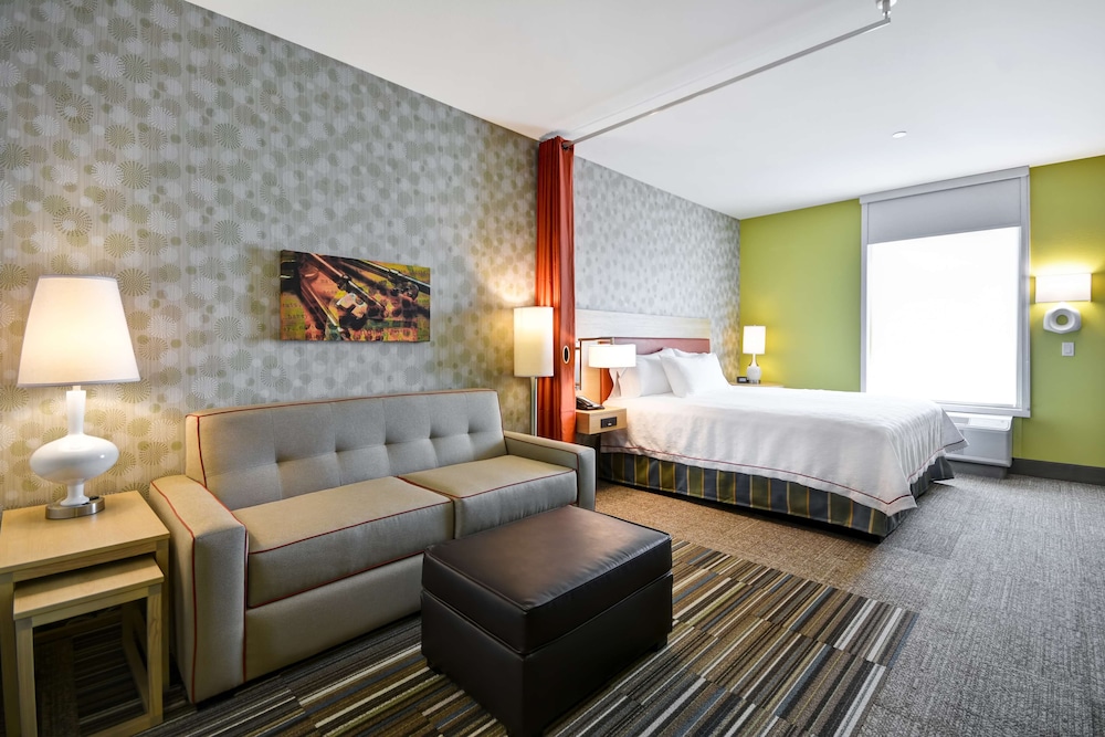 Studio, 1 King Bed, Accessible, Bathtub (Hearing)
